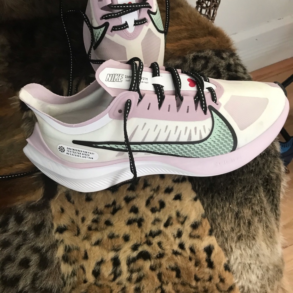 Nike Sneaker - image 3